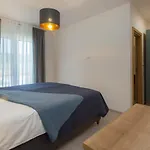 Xenia * לאבין